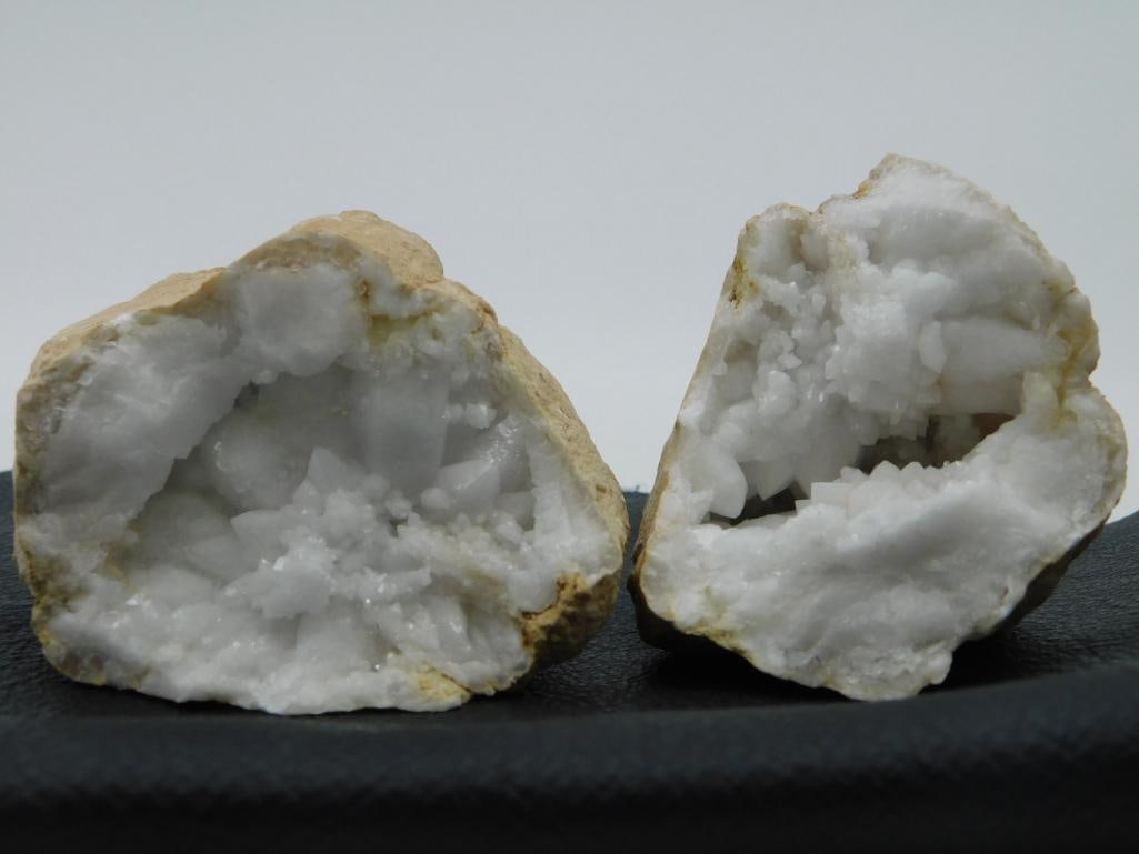 GEODE ROCK STONE LAPIDARY SPECIMEN (1 of 2)