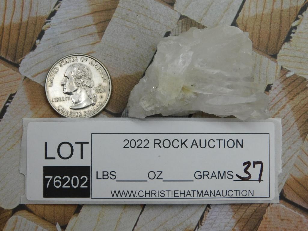 QUARTZ ROCK STONE LAPIDARY SPECIMEN - 2