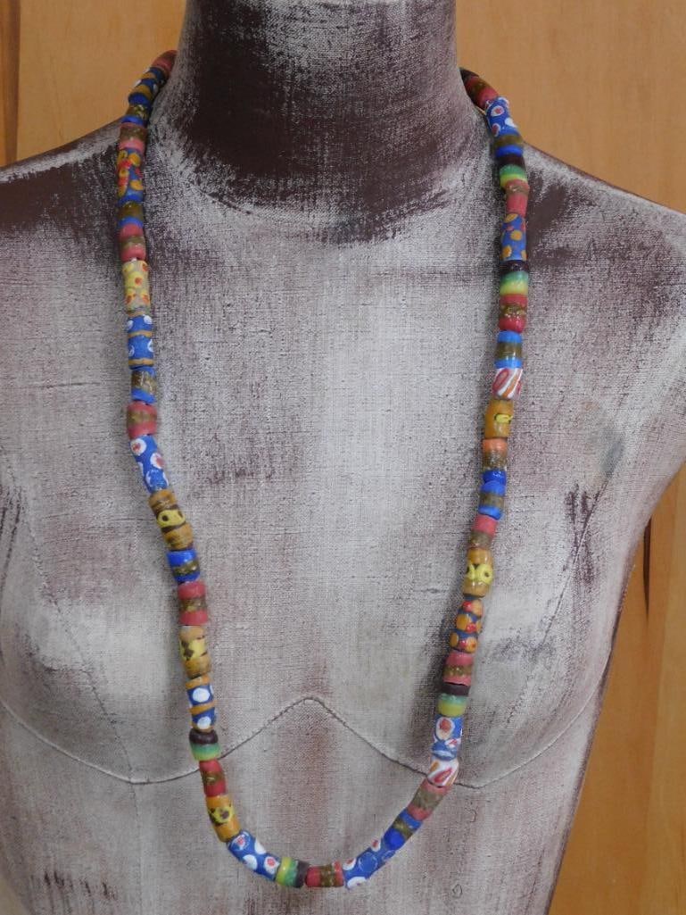 AFRICAN TRADE BEADS ROCK STONE LAPIDARY SPECIMEN: AFRICAN TRADE BEADS ROCK STONE LAPIDARY SPECIMEN