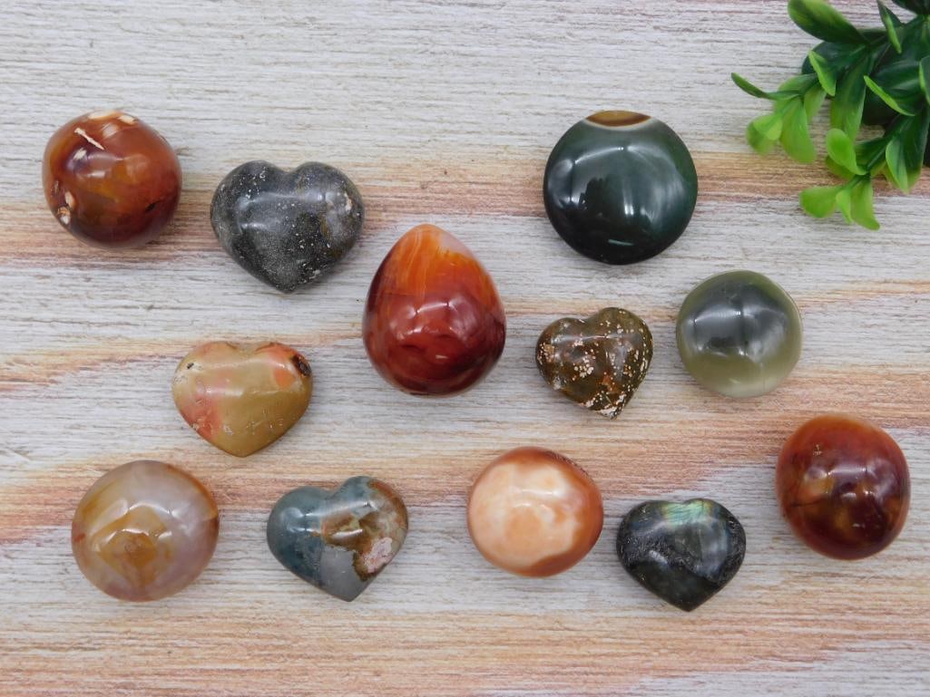 MIXED LOT ROCK STONE LAPIDARY SPECIMEN: MIXED LOT ROCK STONE LAPIDARY SPECIMEN