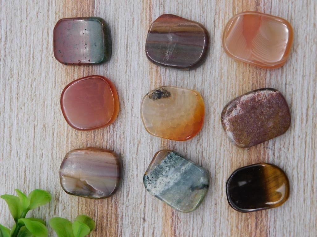 MIXED LOT ROCK STONE LAPIDARY SPECIMEN: MIXED LOT ROCK STONE LAPIDARY SPECIMEN