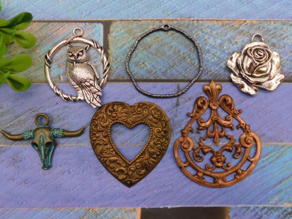 MIXED PENDANTS ROCK STONE LAPIDARY SPECIMEN: MIXED PENDANTS ROCK STONE LAPIDARY SPECIMEN