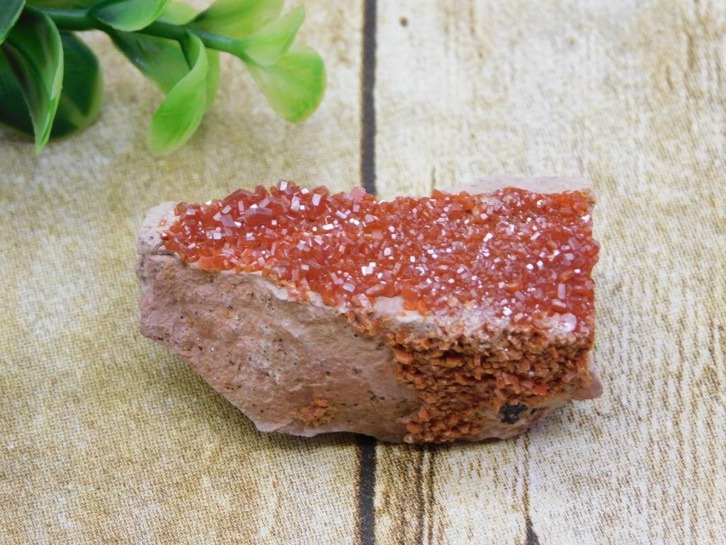 VANADINITE ROCK STONE LAPIDARY SPECIMEN: VANADINITE ROCK STONE LAPIDARY SPECIMEN