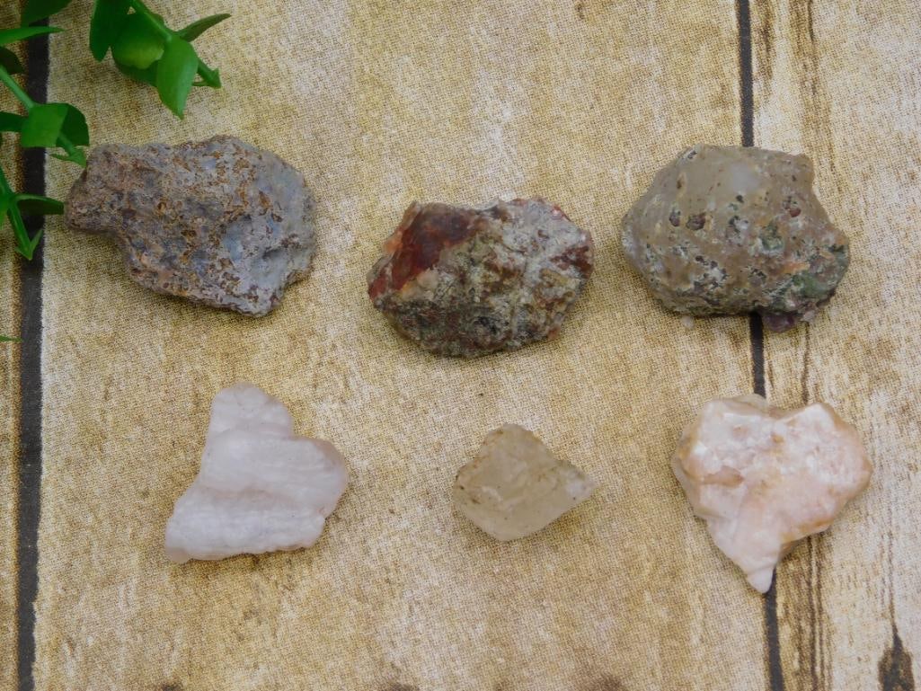 MIXED LOT ROCK STONE LAPIDARY SPECIMEN: MIXED LOT ROCK STONE LAPIDARY SPECIMEN