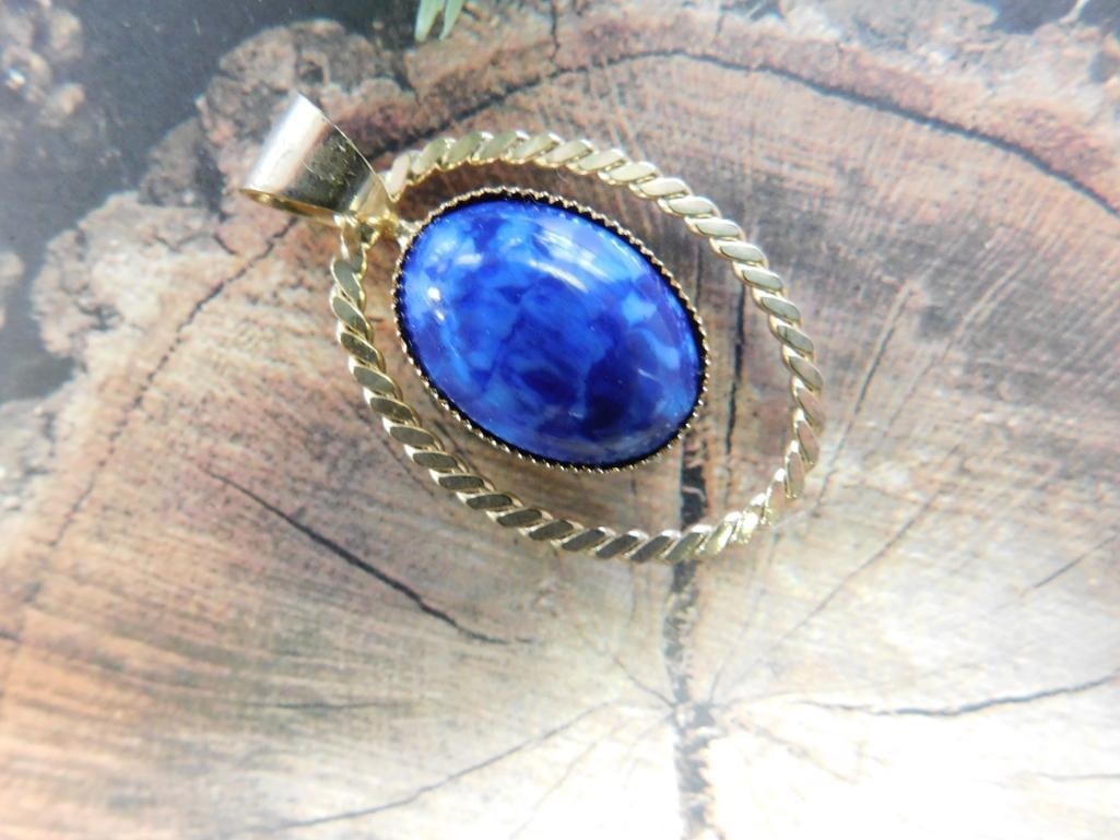 SODALITE PENDANT ROCK STONE LAPIDARY SPECIMEN: SODALITE PENDANT ROCK STONE LAPIDARY SPECIMEN