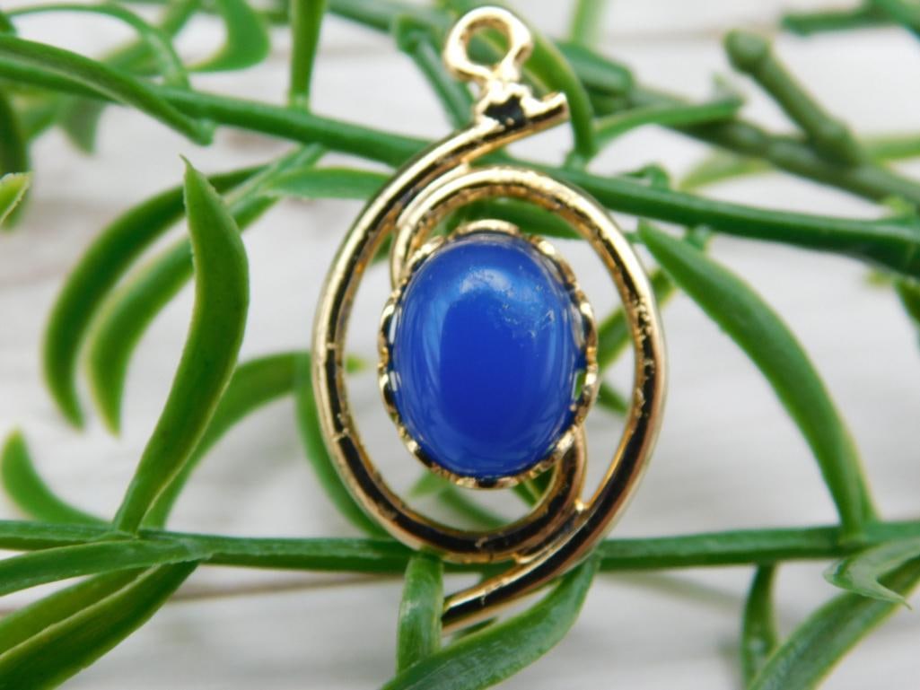 GENUINE STONE PENDANT ROCK STONE LAPIDARY SPECIMEN: GENUINE STONE PENDANT ROCK STONE LAPIDARY SPECIMEN