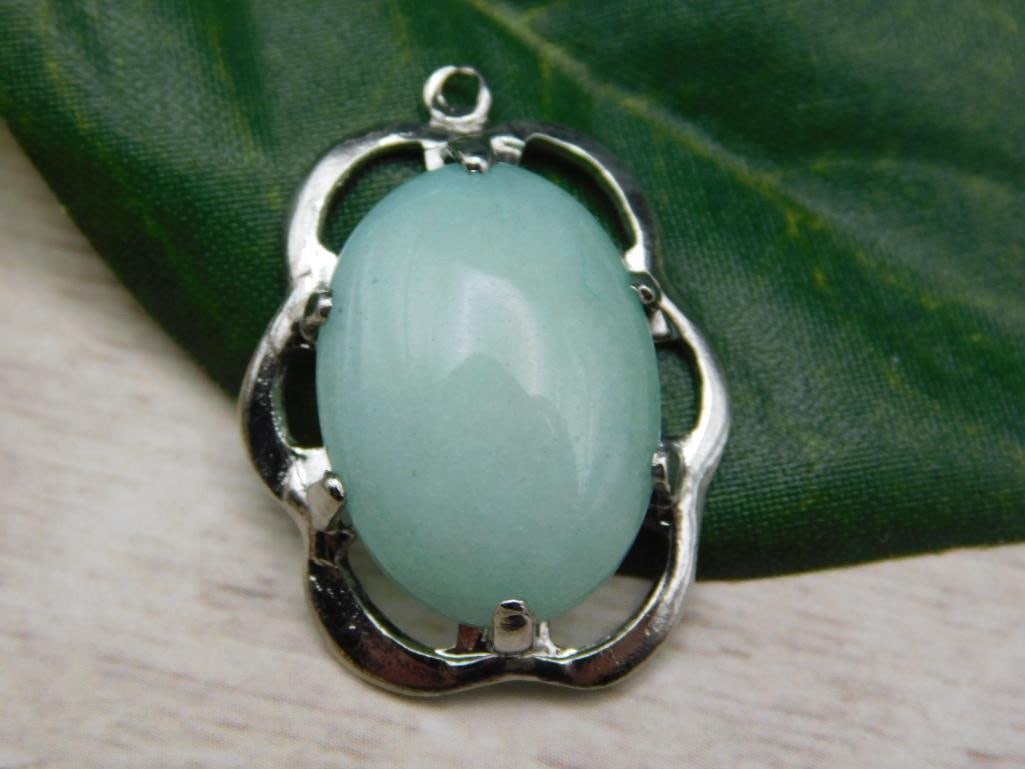 AVENTURINE PENDANT ROCK STONE LAPIDARY SPECIMEN: AVENTURINE PENDANT ROCK STONE LAPIDARY SPECIMEN