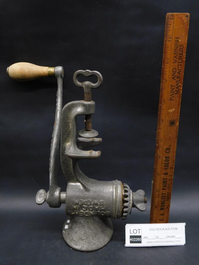 VINTAGE MEAT GRINDER SWEDISH ANTIQUE KITCHEN TOOL - 6