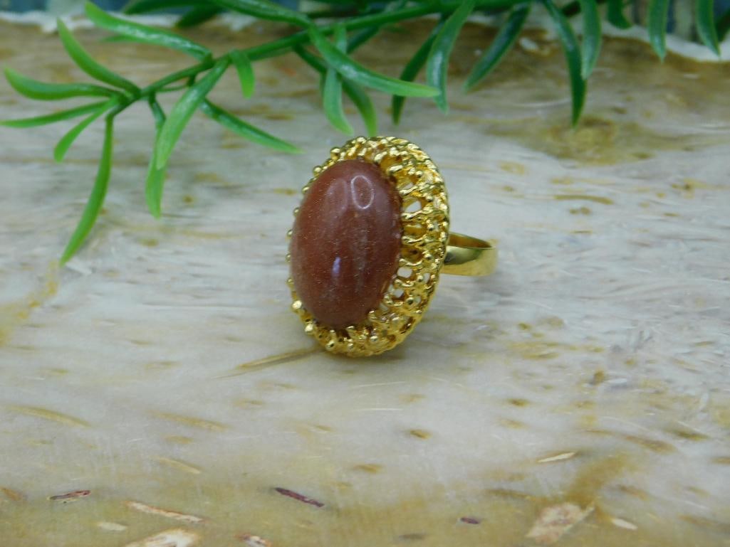 GOLDSTONE RING ROCK STONE LAPIDARY SPECIMEN: GOLDSTONE RING ROCK STONE LAPIDARY SPECIMEN