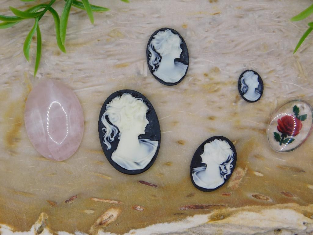 MIXED CABOCHON LOT ROCK STONE LAPIDARY SPECIMEN: MIXED CABOCHON LOT ROCK STONE LAPIDARY SPECIMEN