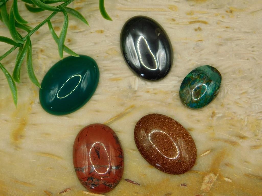 MIXED CABOCHON LOT ROCK STONE LAPIDARY SPECIMEN: MIXED CABOCHON LOT ROCK STONE LAPIDARY SPECIMEN