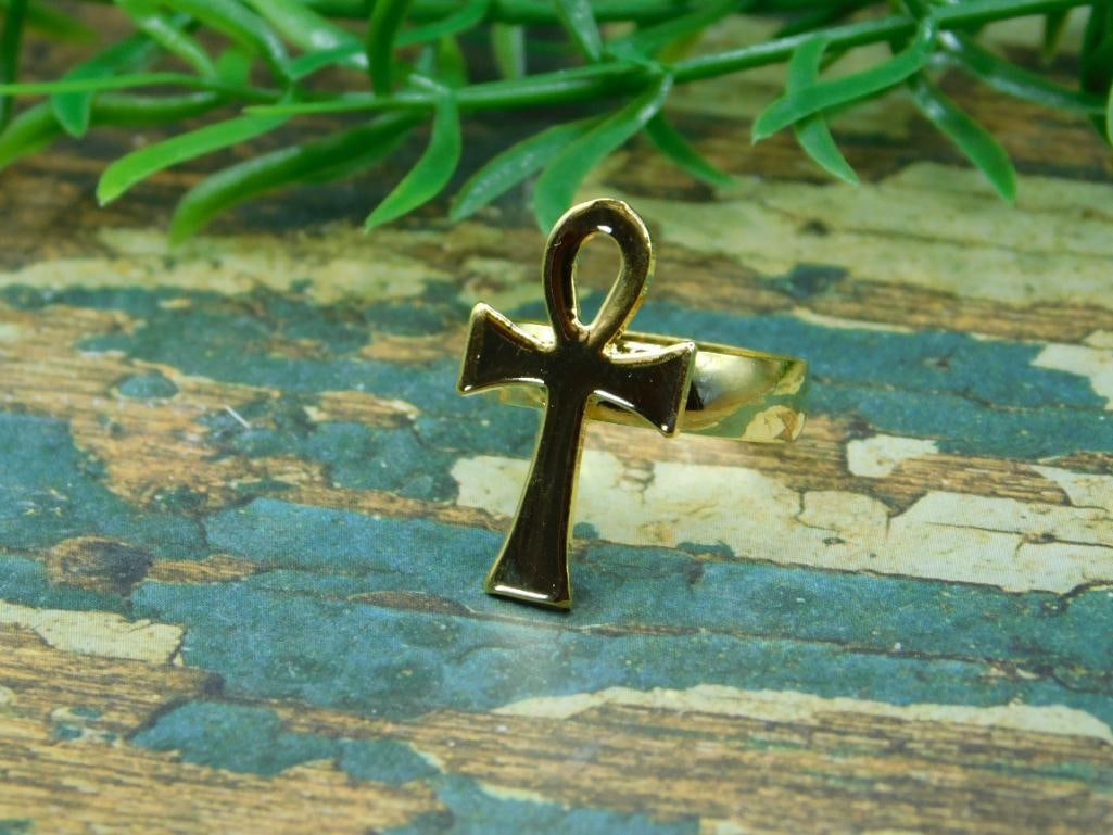 ANKH RING ROCK STONE LAPIDARY SPECIMEN: ANKH RING ROCK STONE LAPIDARY SPECIMEN