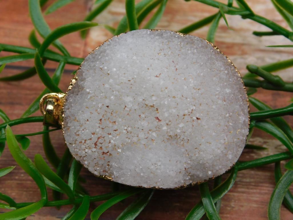 DRUZY QUARTZ PENDANT ROCK STONE LAPIDARY SPECIMEN: DRUZY QUARTZ PENDANT ROCK STONE LAPIDARY SPECIMEN
