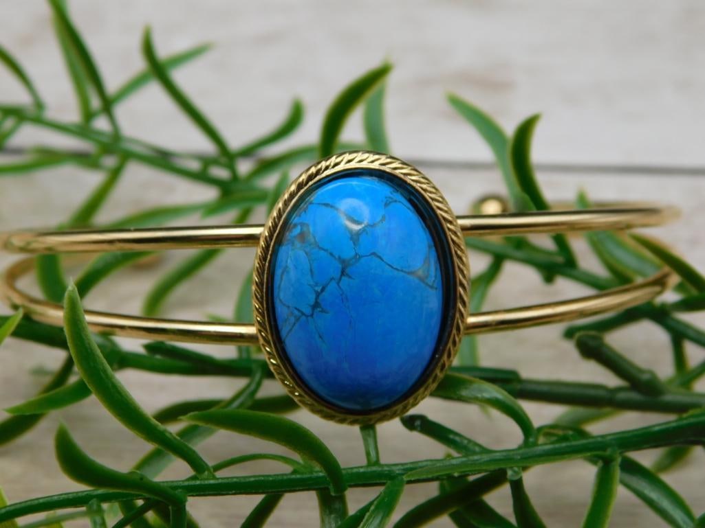 TURQUOISE METAL CUFF BRACELET ROCK STONE LAPIDARY SPECIMEN: TURQUOISE METAL CUFF BRACELET ROCK STONE LAPIDARY SPECIMEN
