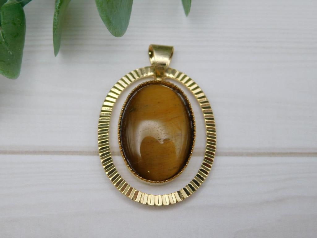 TIGERS EYE PENDANT ROCK STONE LAPIDARY SPECIMEN: TIGERS EYE PENDANT ROCK STONE LAPIDARY SPECIMEN