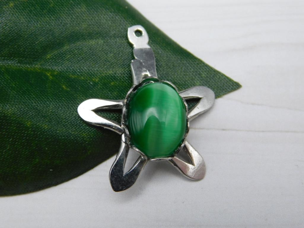 CATS EYE STAR PENDANT ROCK STONE LAPIDARY SPECIMEN: CATS EYE STAR PENDANT ROCK STONE LAPIDARY SPECIMEN