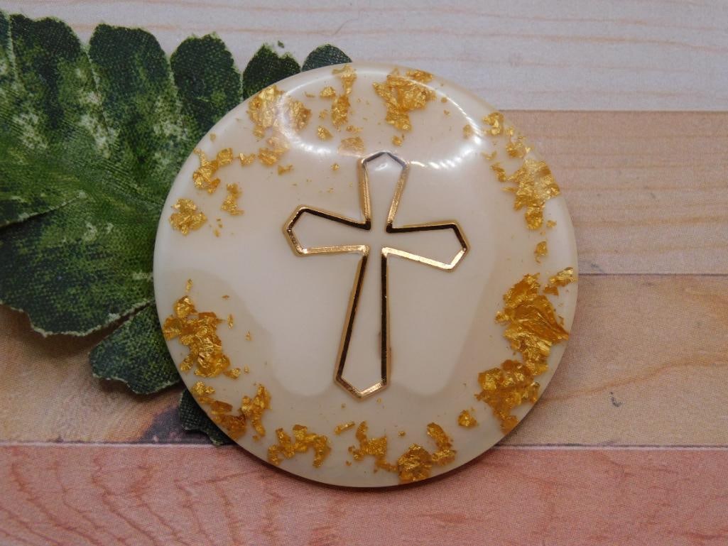 GOLD FECKED CROSS CABOCHON ROCK STONE LAPIDARY SPECIMEN: GOLD FECKED CROSS CABOCHON ROCK STONE LAPIDARY SPECIMEN