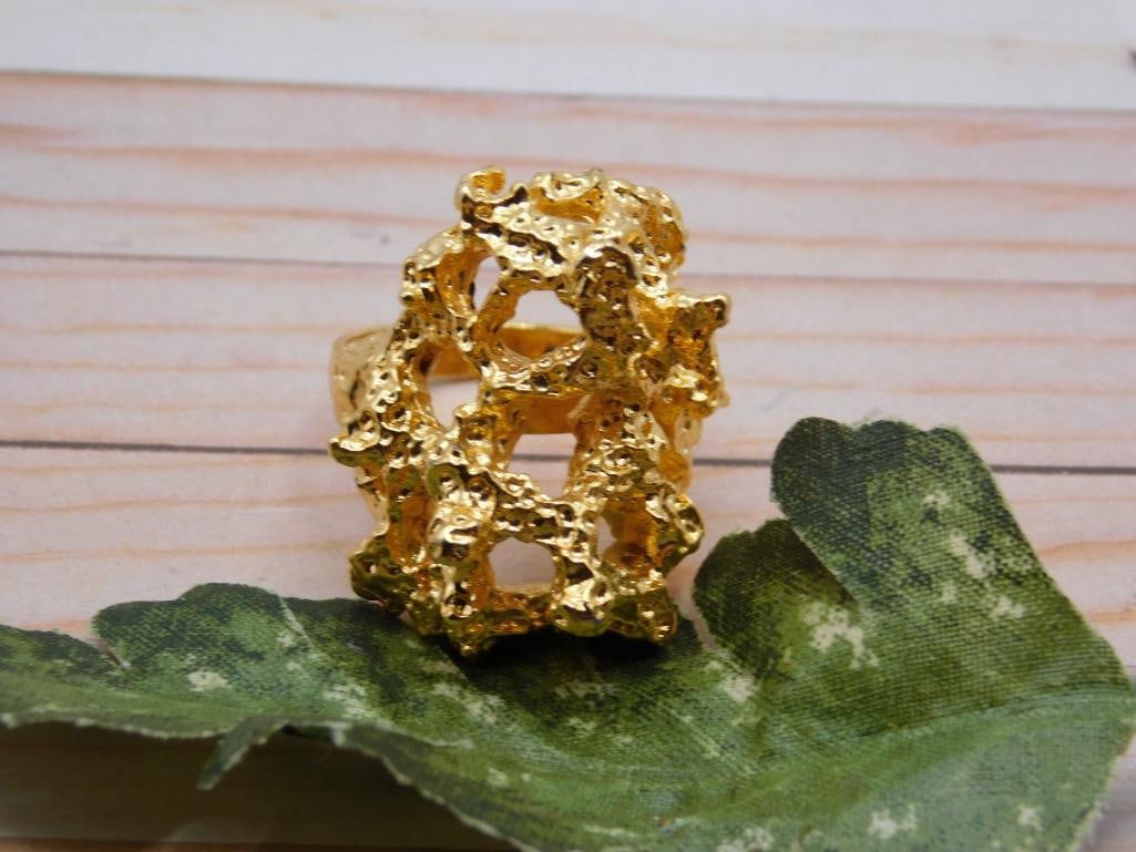 RING ROCK STONE LAPIDARY SPECIMEN: RING ROCK STONE LAPIDARY SPECIMEN