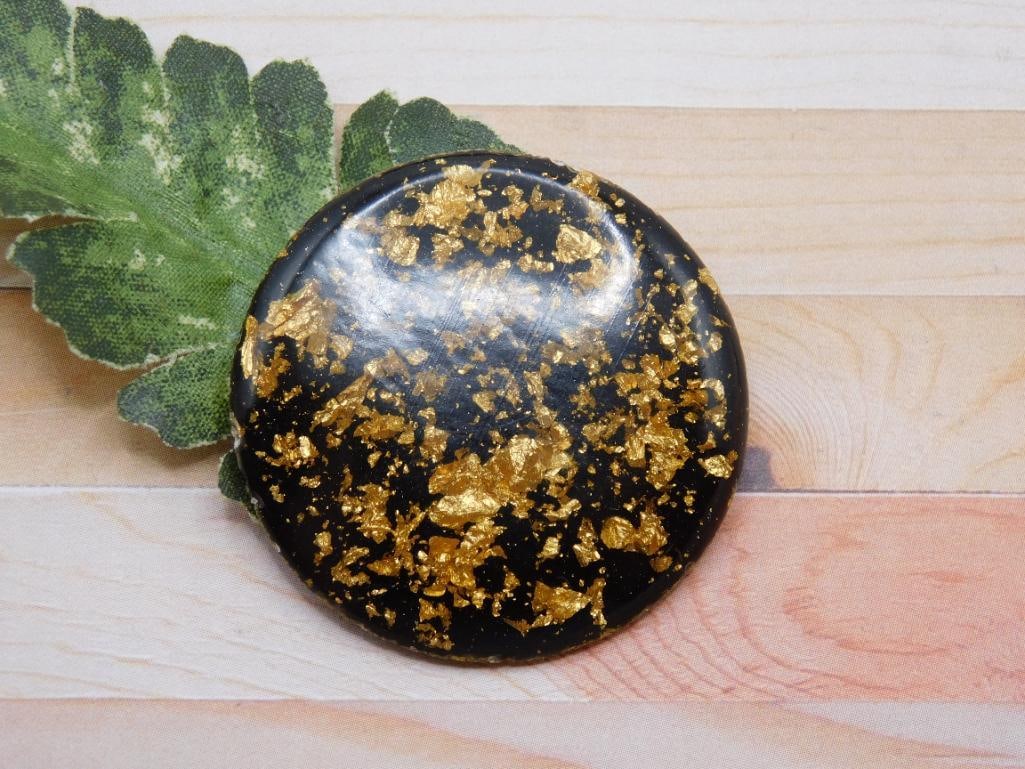 GOLD FLECKED CABOCHON ROCK STONE LAPIDARY SPECIMEN: GOLD FLECKED CABOCHON ROCK STONE LAPIDARY SPECIMEN