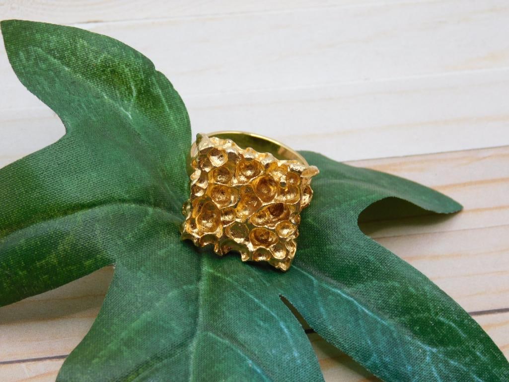 RING ROCK STONE LAPIDARY SPECIMEN: RING ROCK STONE LAPIDARY SPECIMEN