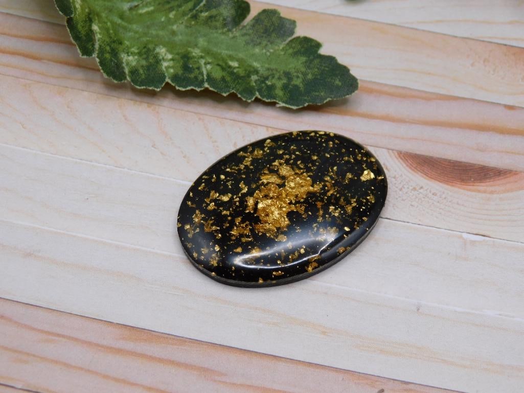GOLD FLECKED CABOCHON ROCK STONE LAPIDARY SPECIMEN: GOLD FLECKED CABOCHON ROCK STONE LAPIDARY SPECIMEN