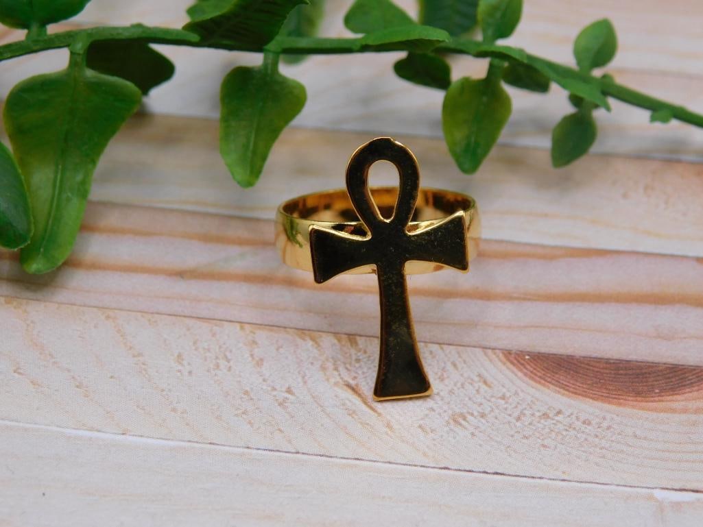 ANKH RING ROCK STONE LAPIDARY SPECIMEN: ANKH RING ROCK STONE LAPIDARY SPECIMEN