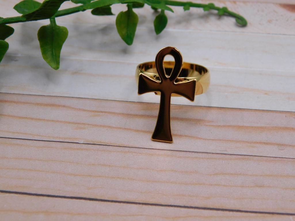 ANKH RING ROCK STONE LAPIDARY SPECIMEN: ANKH RING ROCK STONE LAPIDARY SPECIMEN