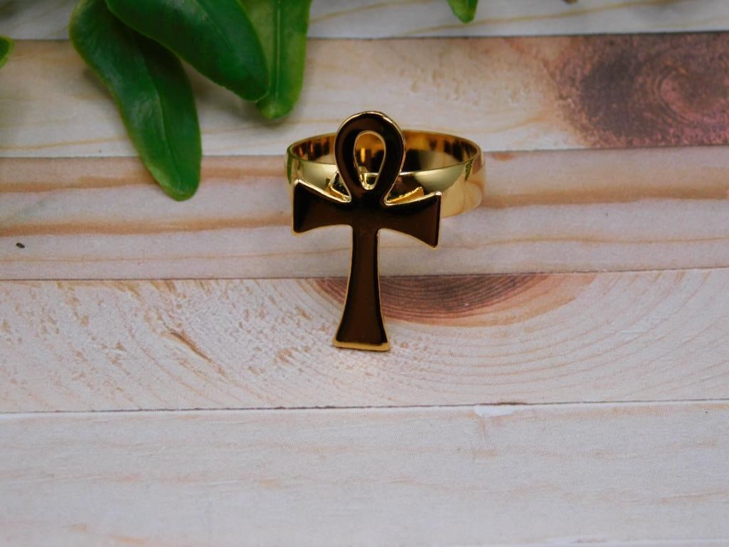 ANKH RING ROCK STONE LAPIDARY SPECIMEN: ANKH RING ROCK STONE LAPIDARY SPECIMEN