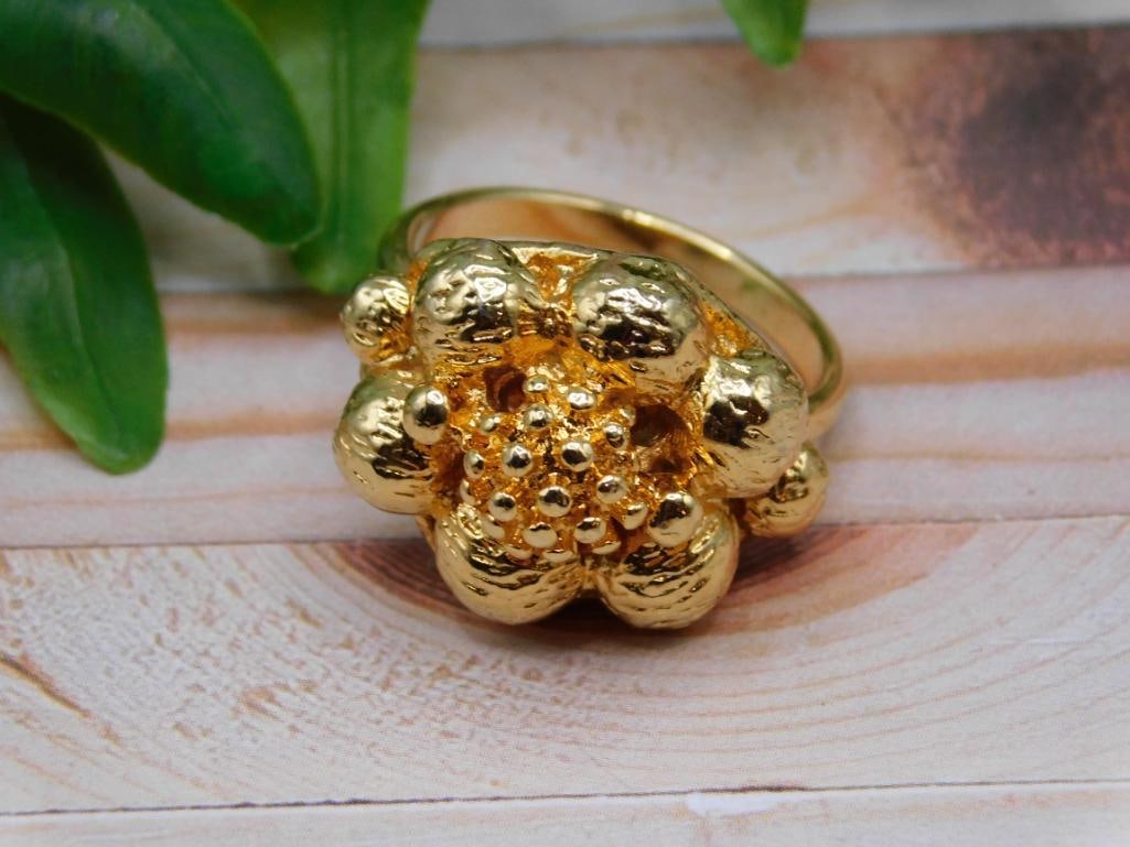 RING ROCK STONE LAPIDARY SPECIMEN: RING ROCK STONE LAPIDARY SPECIMEN