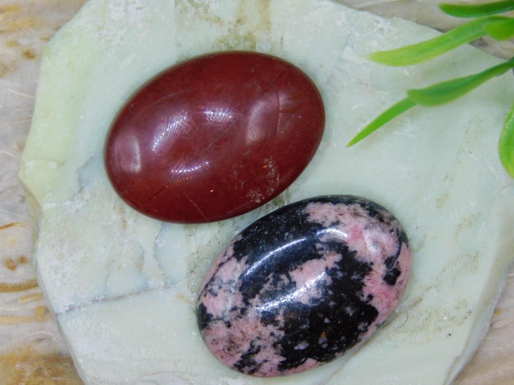 CABOCHONS ROCK STONE LAPIDARY SPECIMEN: CABOCHONS ROCK STONE LAPIDARY SPECIMEN