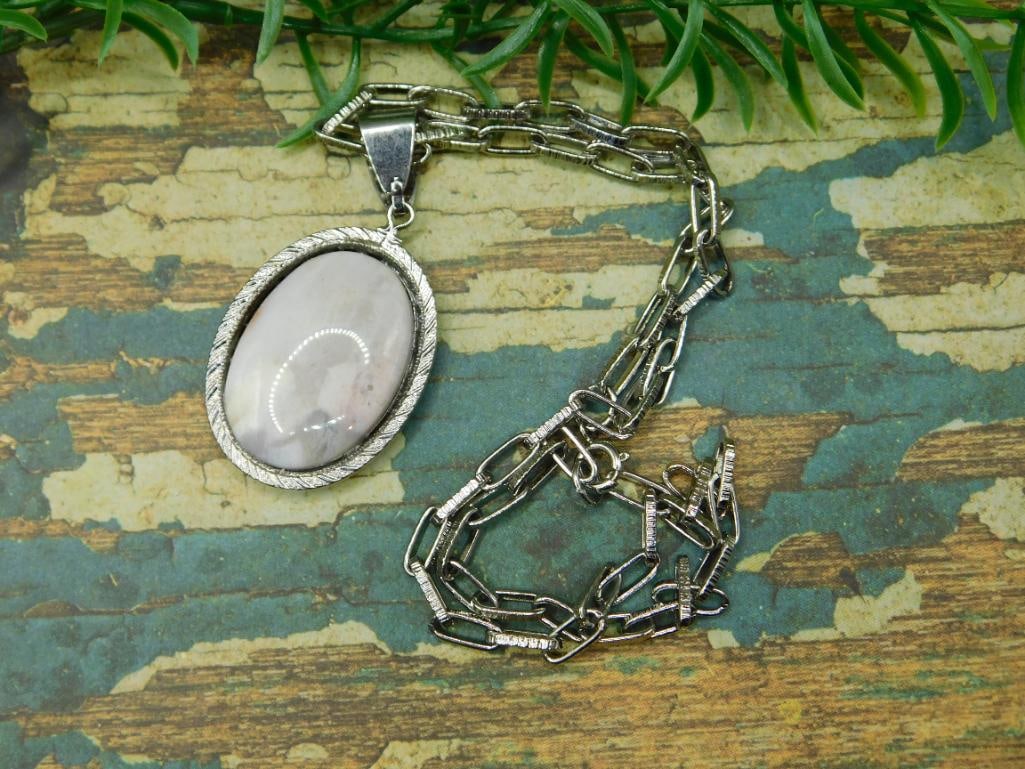 GENUINE STONE PENDANT NECKLACE ROCK STONE LAPIDARY SPECIMEN: GENUINE STONE PENDANT NECKLACE ROCK STONE LAPIDARY SPECIMEN