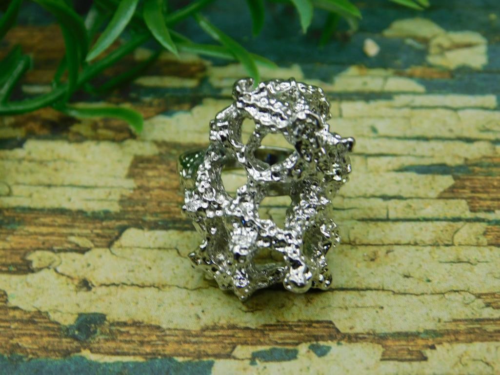 RING ROCK STONE LAPIDARY SPECIMEN: RING ROCK STONE LAPIDARY SPECIMEN