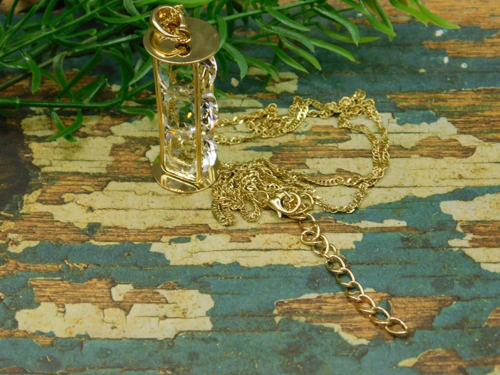 FASHION JEWELRY: FASHION JEWELRY