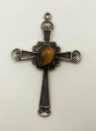 TIGERS EYE CROSS PENDANT ROCK STONE LAPIDARY SPECIMEN: TIGERS EYE CROSS PENDANT ROCK STONE LAPIDARY SPECIMEN