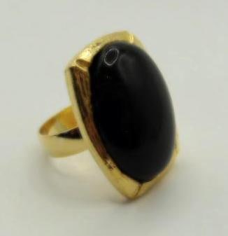 OBSIDIAN RING ROCK STONE LAPIDARY SPECIMEN: OBSIDIAN RING ROCK STONE LAPIDARY SPECIMEN