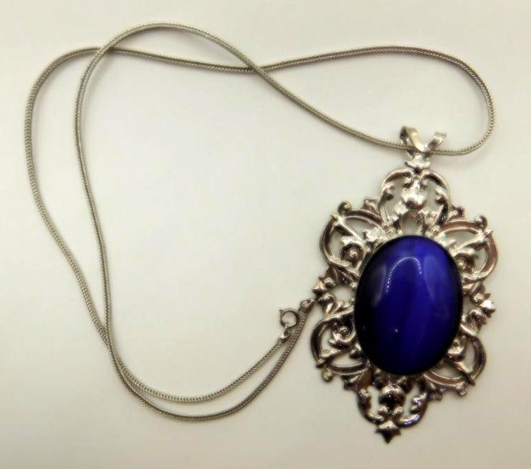 CATS EYE PENDANT NECKLACE ROCK STONE LAPIDARY SPECIMEN: CATS EYE PENDANT NECKLACE ROCK STONE LAPIDARY SPECIMEN