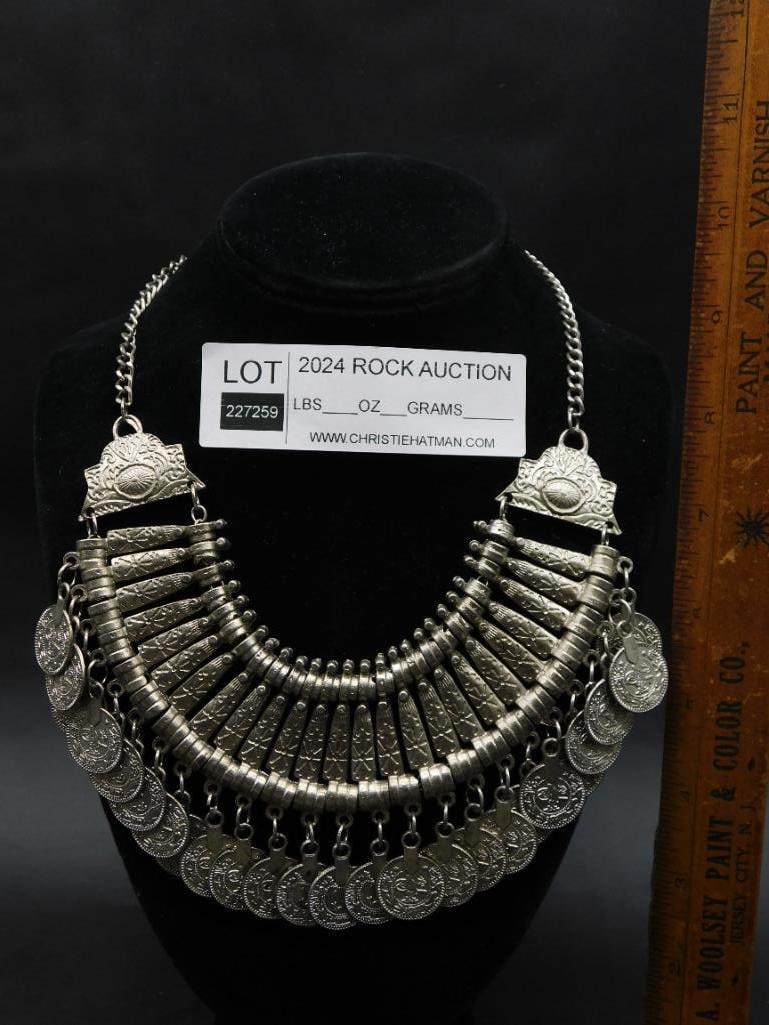 COIN AND PLANK NECKLACE - 3