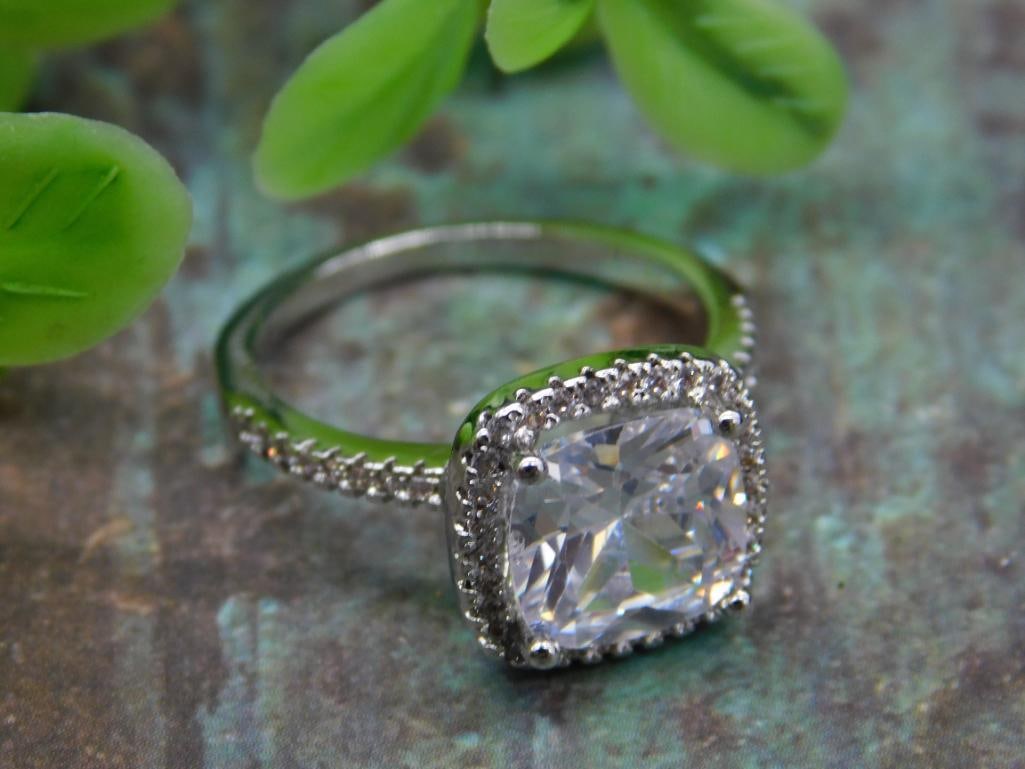 STONE RING ROCK STONE LAPIDARY SPECIMEN: STONE RING ROCK STONE LAPIDARY SPECIMEN