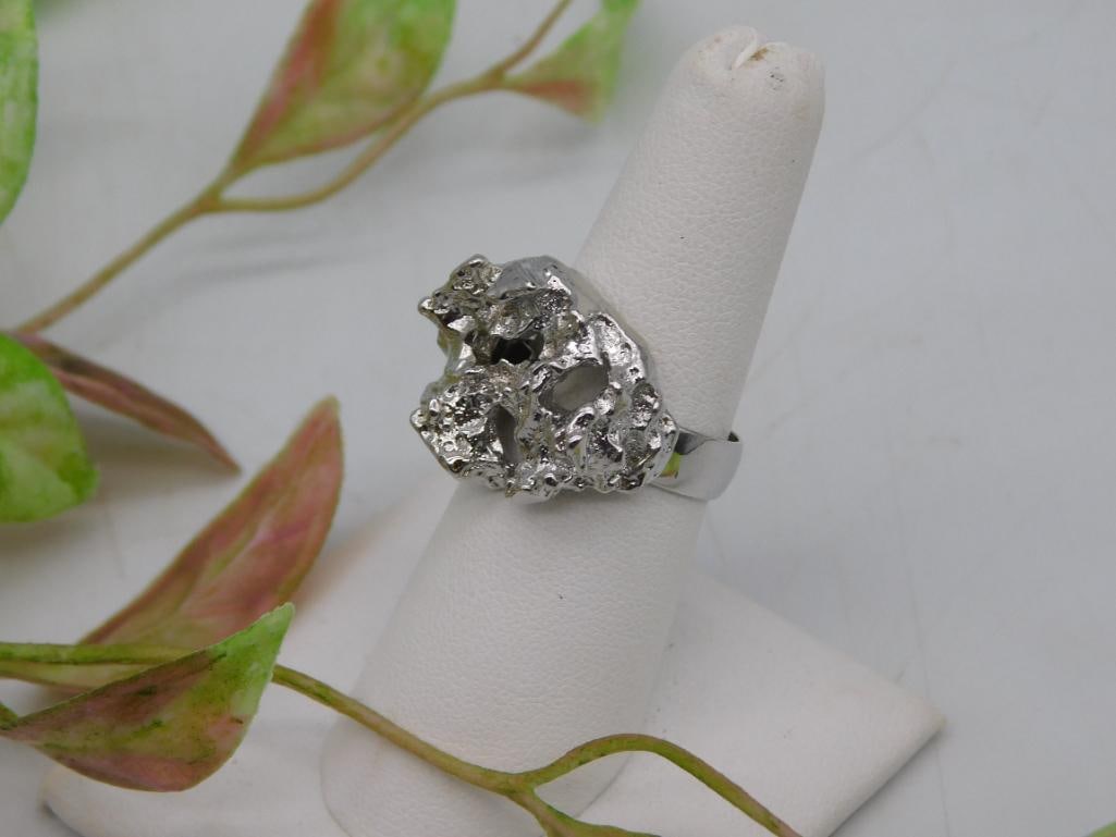 Silver-tone nugget ring with textured design - 2