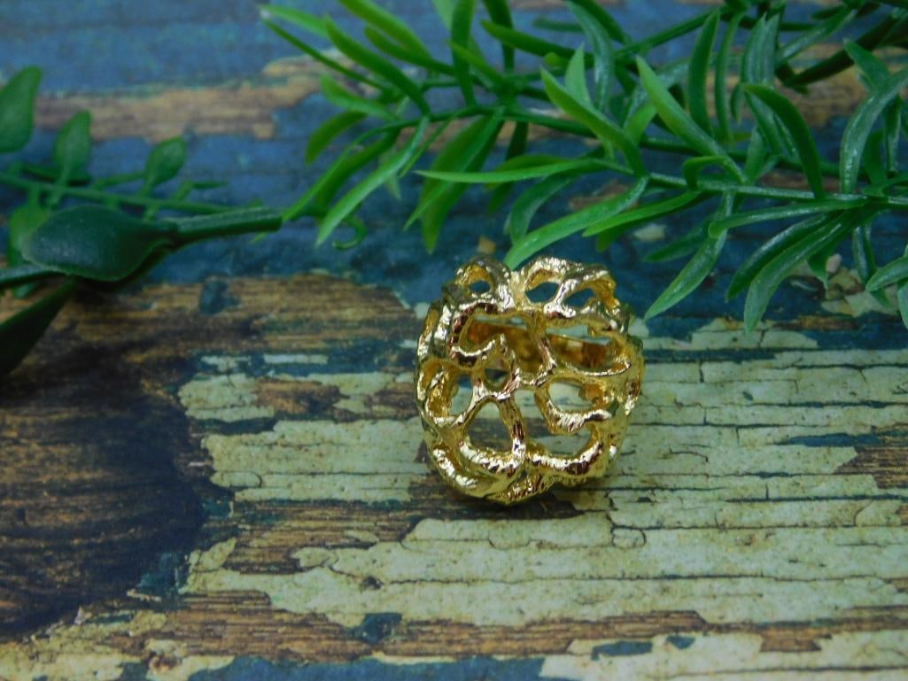 RING ROCK STONE LAPIDARY SPECIMEN: RING ROCK STONE LAPIDARY SPECIMEN