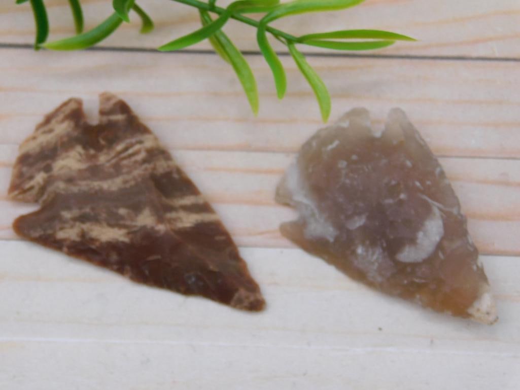 HAND KNAPPED ARROWHEADS ROCK STONE LAPIDARY SPECIMEN (1 of 2)