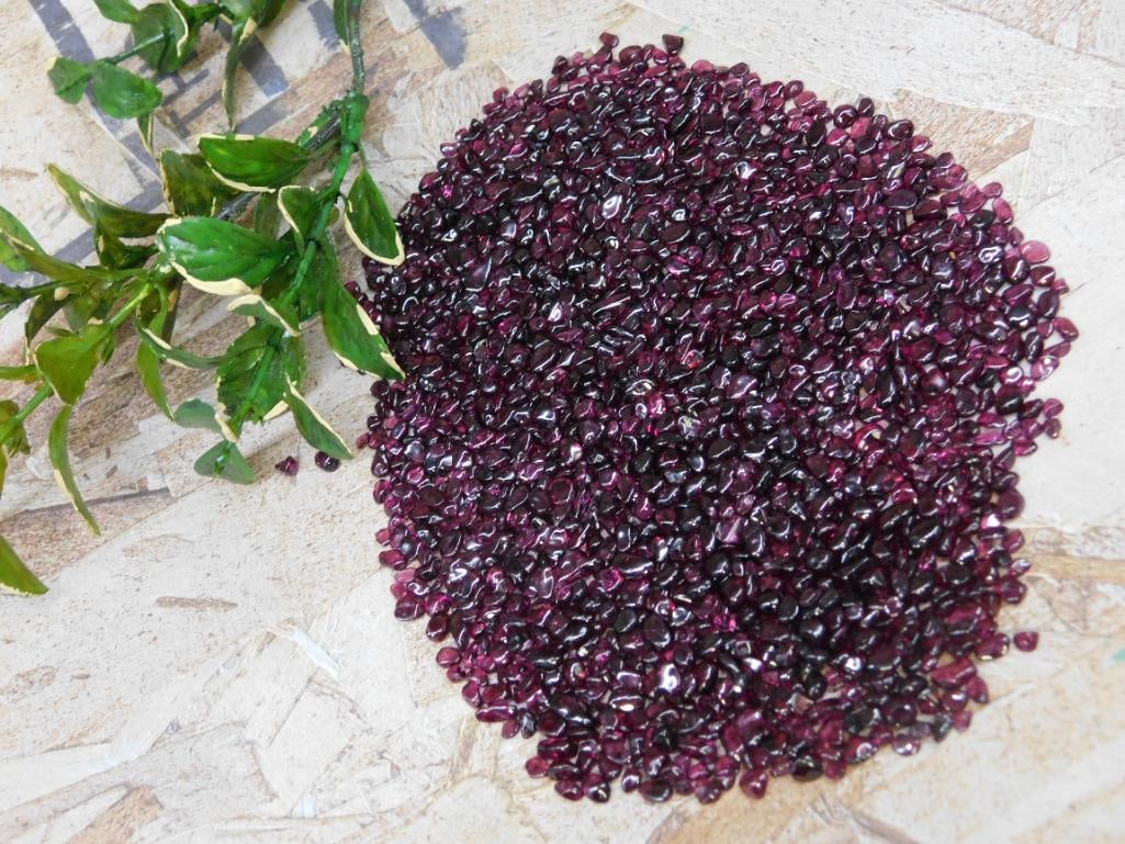 GARNET ROCK STONE LAPIDARY SPECIMEN: GARNET ROCK STONE LAPIDARY SPECIMEN