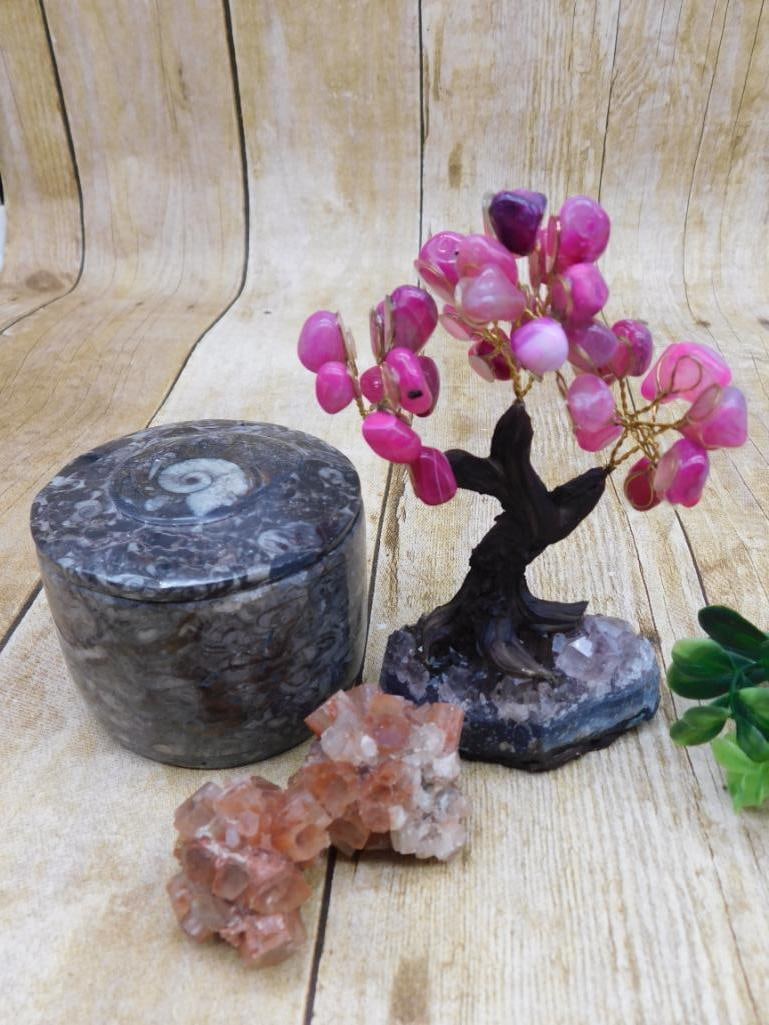 MIXED LOT ROCK STONE LAPIDARY SPECIMEN: MIXED LOT ROCK STONE LAPIDARY SPECIMEN