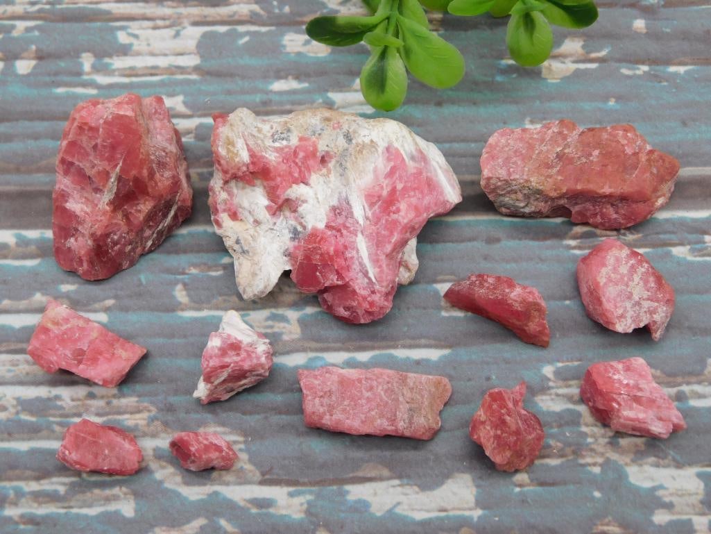 GEM RHODONITE ROCK STONE LAPIDARY SPECIMEN: GEM RHODONITE ROCK STONE LAPIDARY SPECIMEN