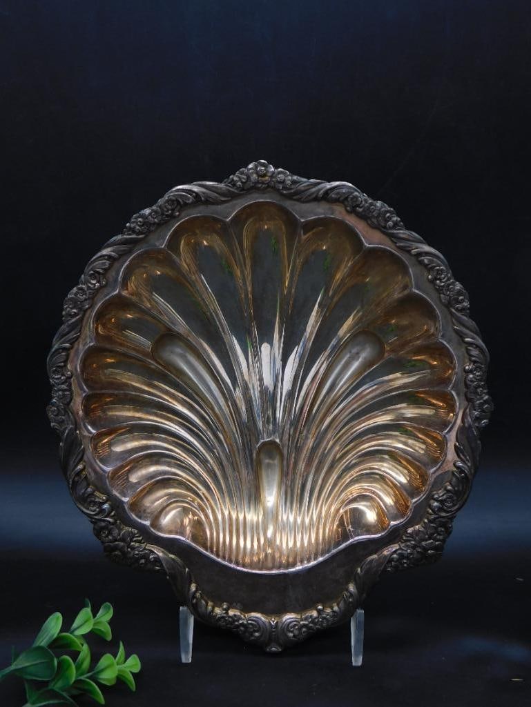 Vintage Rogers Bros IS Silver Plated Shell Dish (1 of 4)