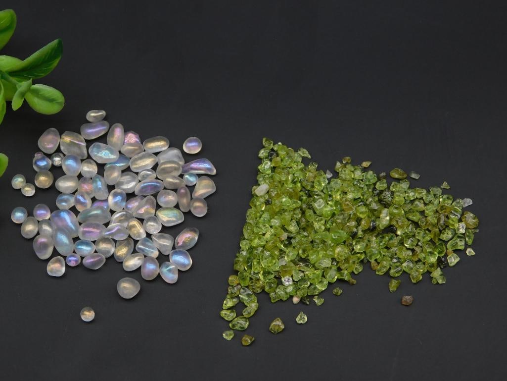 MOONSTONE AND PERIDOT GEMSTONES ROCK STONE LAPIDARY SPECIMEN: MOONSTONE AND PERIDOT GEMSTONES ROCK STONE LAPIDARY SPECIMEN