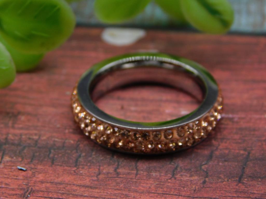 STONE RING ROCK STONE LAPIDARY SPECIMEN: STONE RING ROCK STONE LAPIDARY SPECIMEN