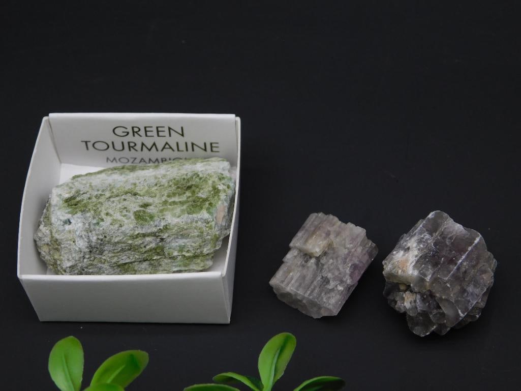 GREEN TOURMALINE AND PURPLE ARAGONITE ROCK STONE LAPIDARY SPECIMEN: GREEN TOURMALINE AND PURPLE ARAGONITE ROCK STONE LAPIDARY SPECIMEN