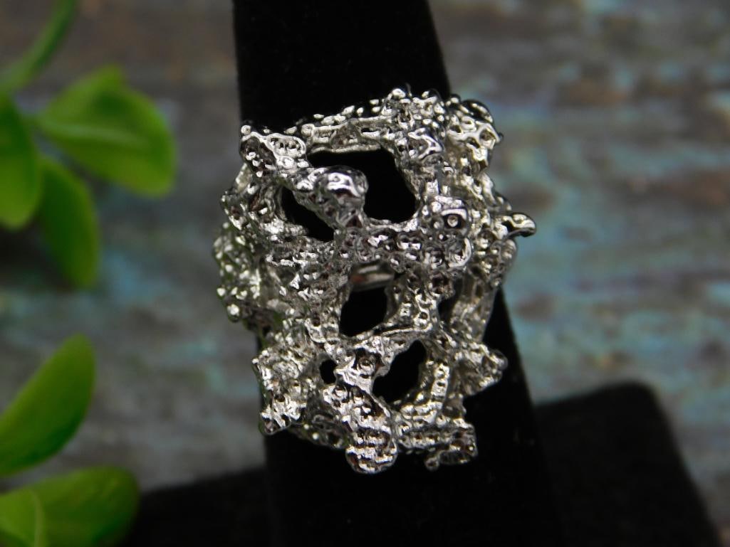 SILVER-TONE RING (1 of 2)