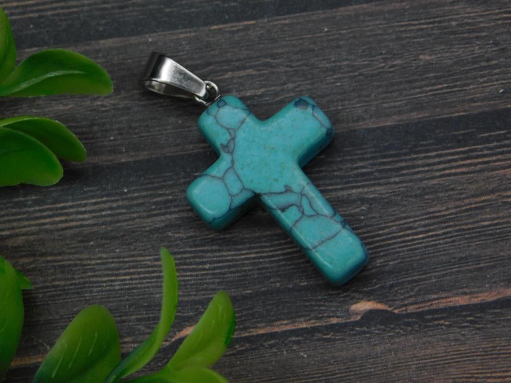 TURQUOISE CROSS PENDANT ROCK STONE LAPIDARY SPECIMEN: TURQUOISE CROSS PENDANT ROCK STONE LAPIDARY SPECIMEN